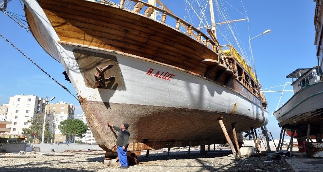 Yatlar bakım için karada