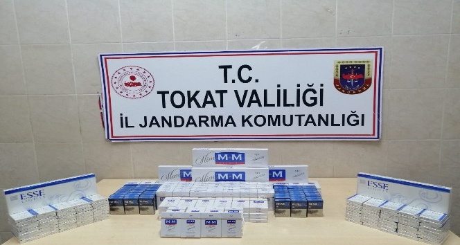 2 otobüs, 2 şahıs, 568 paket kaçak sigara
