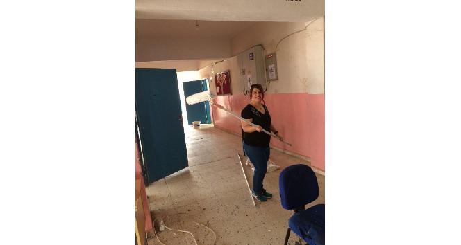 Hilal öğretmen köy okuluna ’Çalıkuşu’ oldu