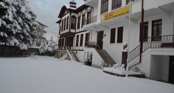 Karabük’te depreme dayanıksız 6 okul için yıkım kararı verildi