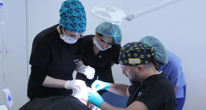 Dr. Bilgehan Aydın açıkladı: 'Saç ekimi değil, saç nakli'