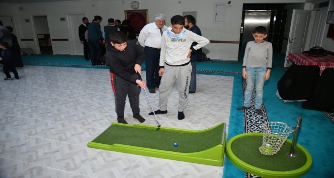 Kur’an kursunda öğrenciler için kriket ve golf etkinlikleri