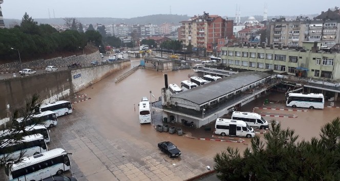 Erdek otogarı yıkıma hazır