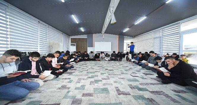 Öğrenciler Atabey Gençlik ve Eğitim Kampında geleceğe hazırlanıyor