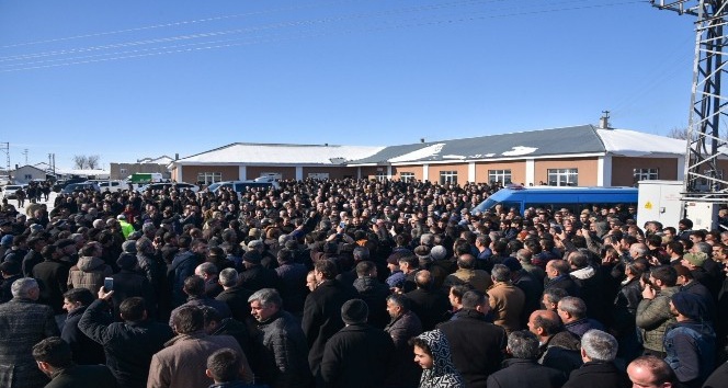 İçişleri Bakanı Soylu, Ağrı’da cenaze namazına katıldı