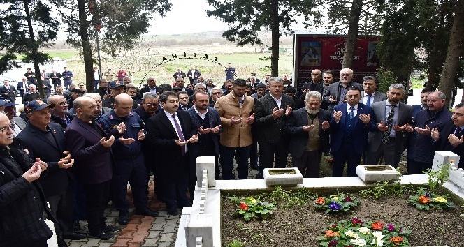 Çanakkale savaşlarının ilk kahramanlarından Bigalı Mehmet Çavuş kabri başında anıldı