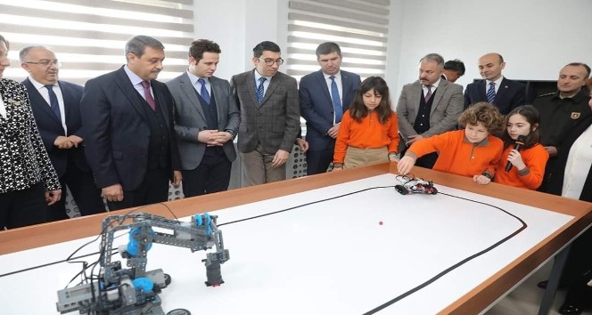Şehit Akif Altay Ortaokulunda Yazılım ve Tasarım Atölyesi Açıldı