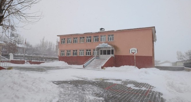 Bingöl Karlıova’da okullar yarın da tatil edildi