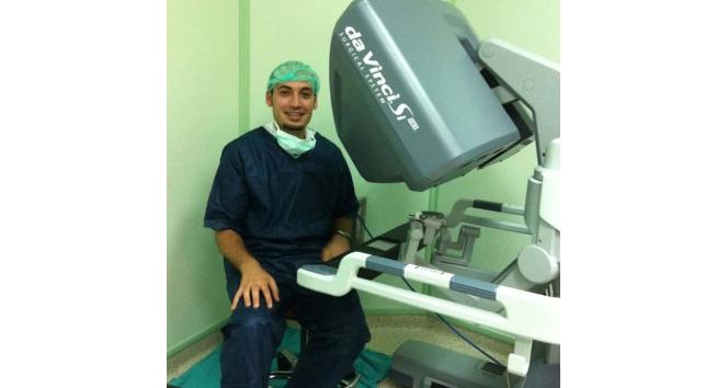 Op. Dr. Veysel Sarraf: &quot;Özçekimler burun estetiği ameliyatlarını artırdı&quot;