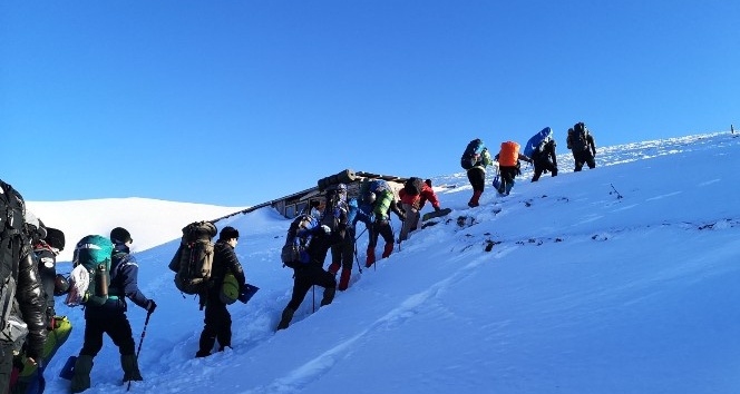 Zigana Dağı’nda -15 derecede kış eğitimi