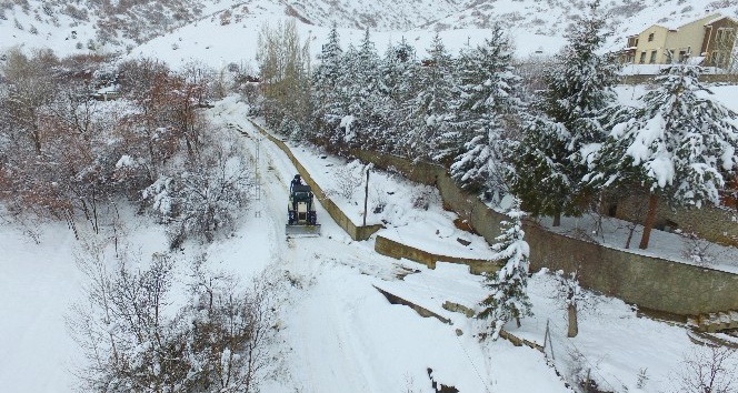 Erzincan’da kar ve tipiden 92 köy yolu kapandı