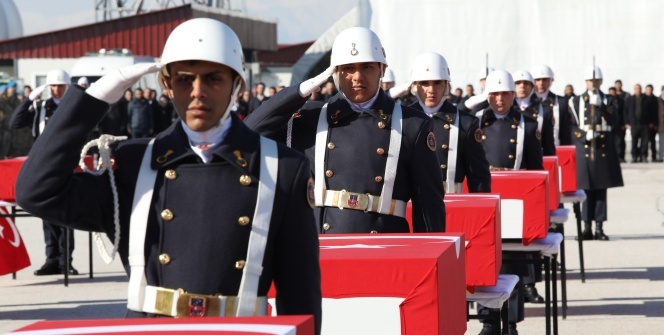 Şehitler törenin ardından memleketlerine uğurlandı