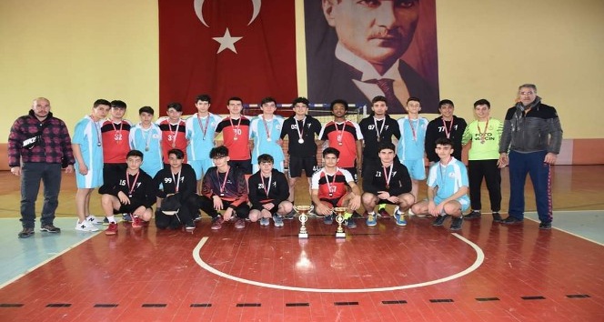 Isparta Spor Lisesi’nde Hentbolde çifte şampiyonluk