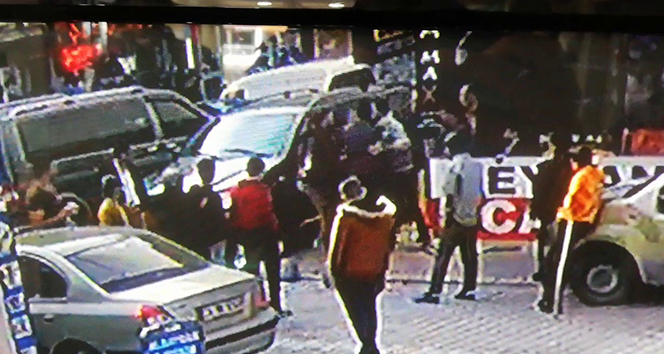 Esenyurt'ta tahta süpürge sapıyla kavga