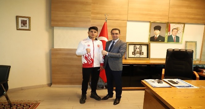 Kaymakam Sinanoğlu milli sporcuyu Hırvatistan’a uğurladı