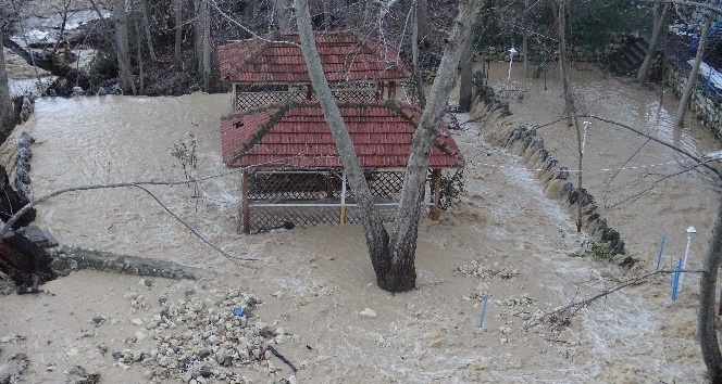 Karaman’da aşırı yağışlar sele neden oldu