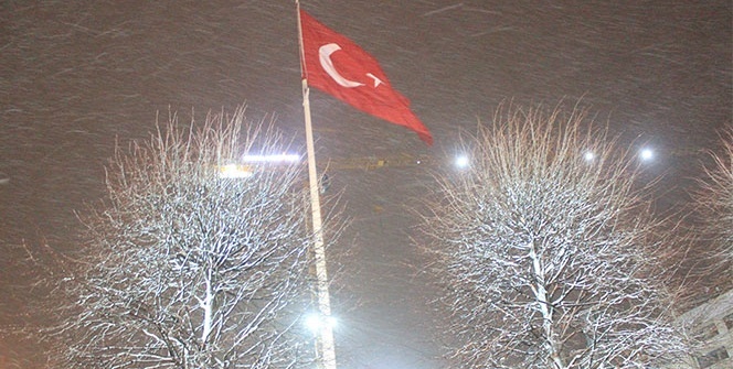 İstanbul kent geneli beyaza büründü