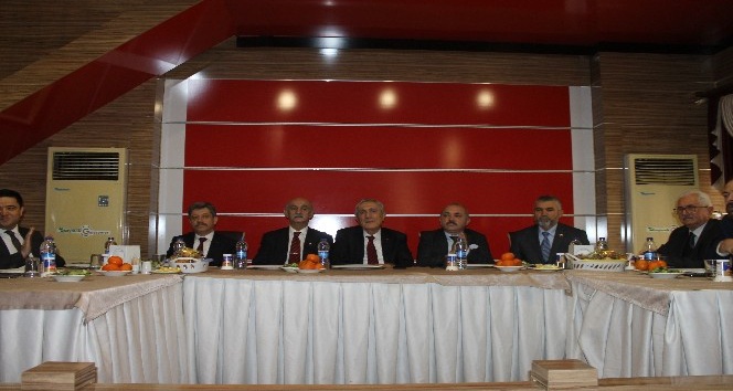 MHP Genel Başkan Yardımcısı Ayhan: &quot;Türkiye’nin ayağındaki prangalardan kurtulmamız lazım”