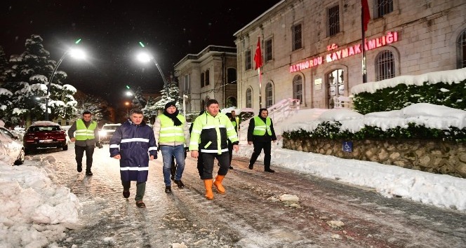 Başkan Tören karla mücadele çalışmalarını yerinde inceledi
