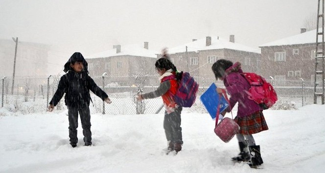 Düzce’de okullara kar tatili