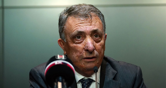 Beşiktaş Kulübü Başkanı Ahmet Nur Çebi düşerek dirseğini kırdı