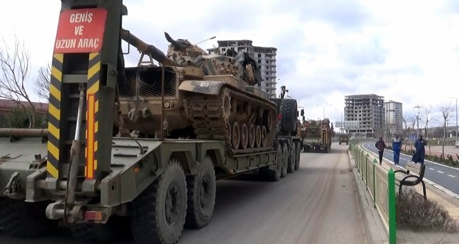 Hatay’ın Suriye sınırına tank sevkıyatı