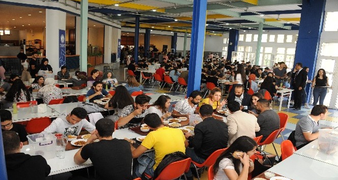 ADÜ’de ’Askıda Yemek’ ile bir ayda 1500 öğrenci yemek yedi