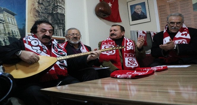 Sivaslılar TFF ve MHK’ye tepkisini türkülerle dile getirdi