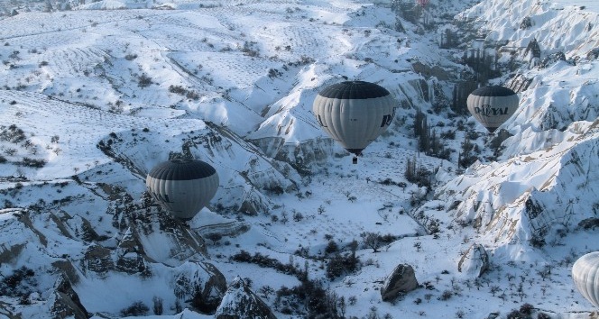 Kapadokya’da balon turlarına kar engeli