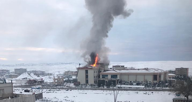 İdil Devlet Hastanesi'nde yangın, hastalar tahliye edildi