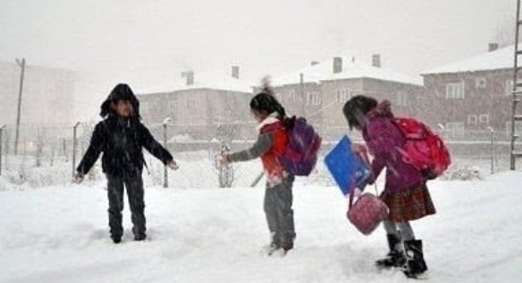 Bayburt’ta kar sebebiyle okul tatili bir gün uzatıldı