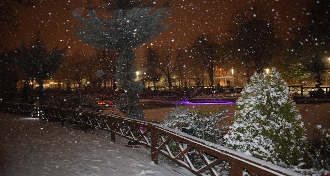 Malatya’da kar yağışı etkili oluyor