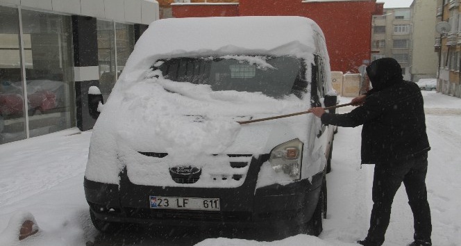 Elazığ’da yoğun kar nedeniyle hamile ve engellilere idari izin