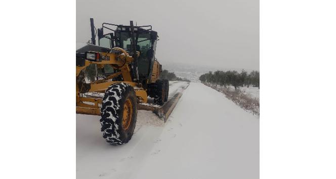 Kilis’te kar nedeniyle kapanan 20 köy yolu yeniden ulaşıma açıldı