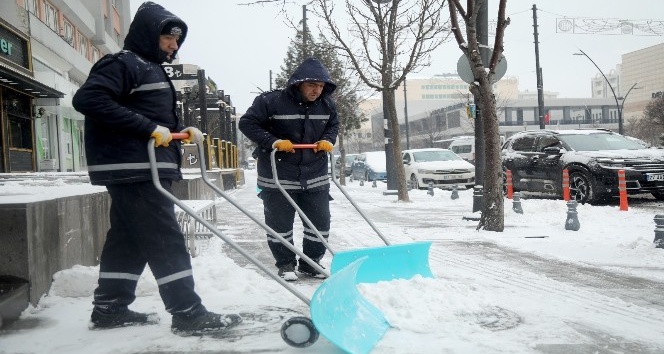 Gaziantep’te 650 personelle karla mücadele çalışmaları sürüyor
