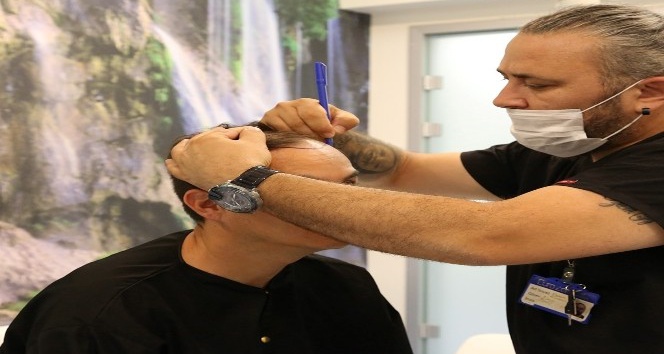 DoctorZen CEO’su İsmail Zengin: ”Saç ektirenlerin sayısı da artıyor yaşı da”