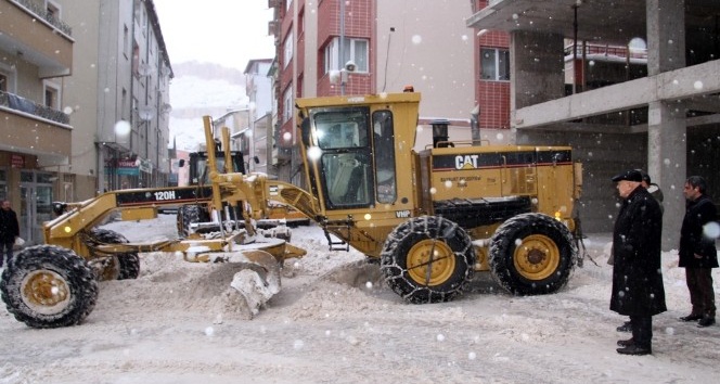 Bayburt Belediyesinden hummalı karla mücadele çalışması