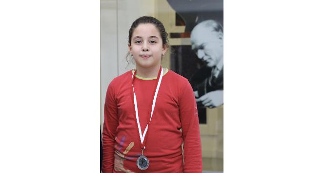 SANKO öğrencisi Beren Kalyoncu satrançta il ikincisi oldu