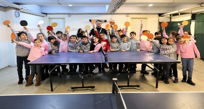 Masa tenisi kursuna öğrencilerden yoğun ilgi