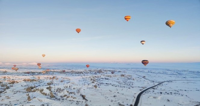 Kapadokya’da balonlar 11 gün aradan sonra yeniden havalandı