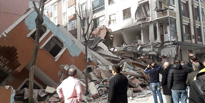 Bahçelievler'de 7 katlı bina çöktü