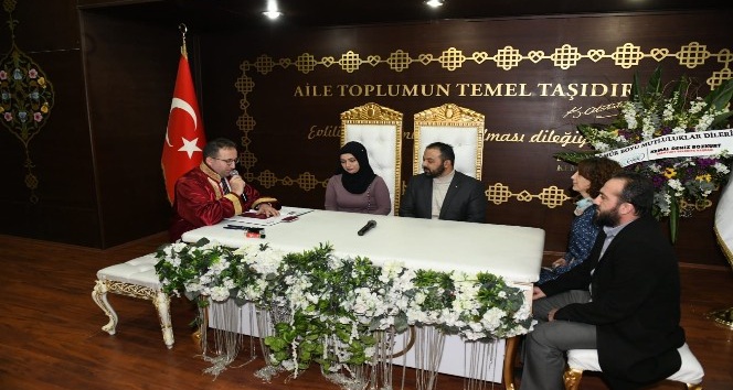 Esenyurt’ta 14 Şubat Sevgililer Günü’nde 70 çift dünyaevine girdi