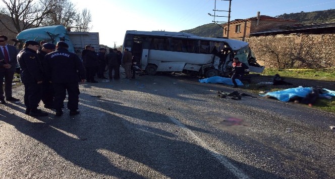 İzmir’de 4 kişinin öldüğü kazaya sebebiyet veren sürücü tutuklandı