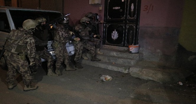 Adana’da sosyal medyada terör operasyonu: 11 gözaltı kararı