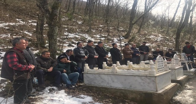 Trafik kazasında kaybeden imam hatip mezarı başında anıldı