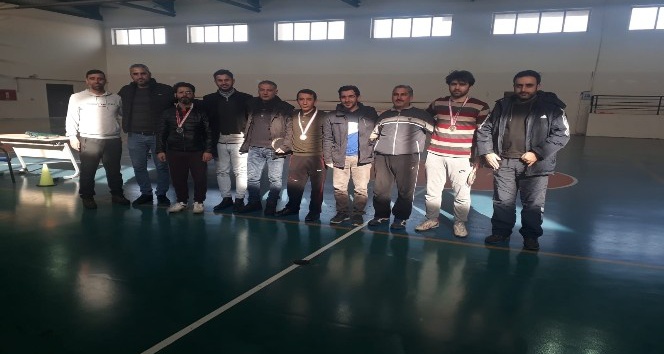 Çınar’da masa tenisi turnuvası sona erdi