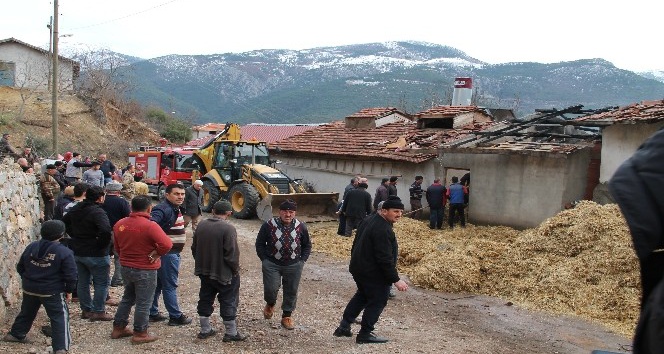 Amasya’da ev ve samanlık yangını
