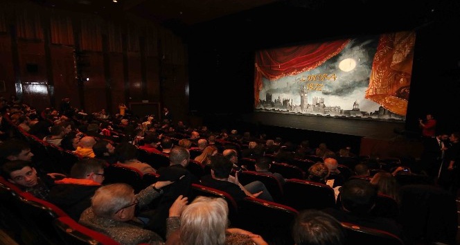 “80 Günde Devr-i Alem” Kocaelili tiyatro severlerle buluştu