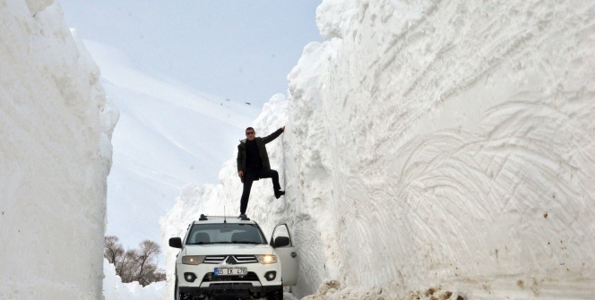 Yoğun kar yağışı! Kar kalınlığı 6 metreyi geçti