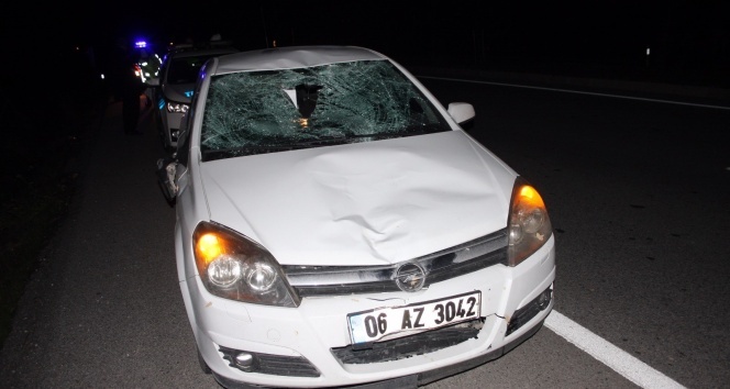 Antalya&#039;da otomobil yayaya çarptı: 1 yaralı